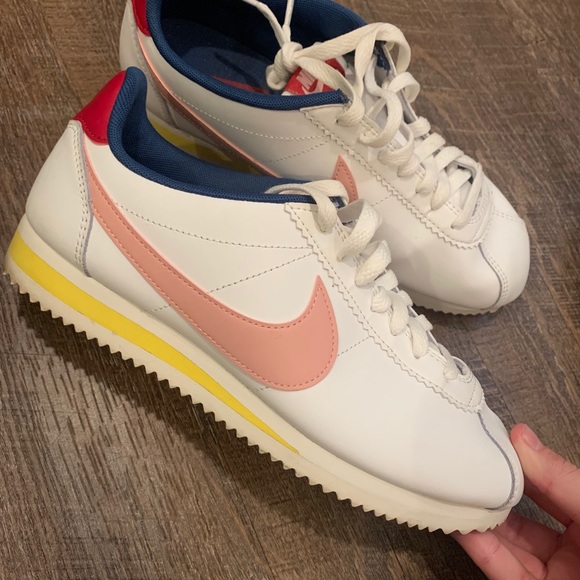 Nike Cortez - Picture 2 of 10